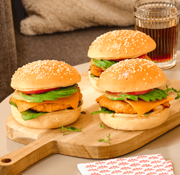 Brioch&rsquo;Burger au Poulet Frit, Avocat et Sauce Moutarde & Miel