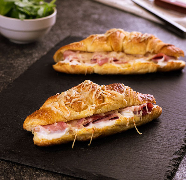 Croissant gratiné au jambon