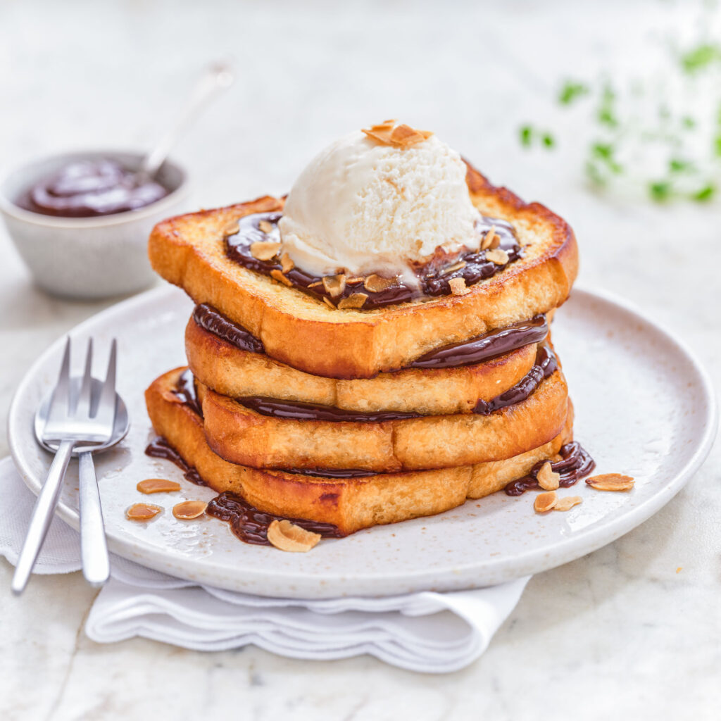 Brioche gourmande chocolat et crème glacée à la vanille